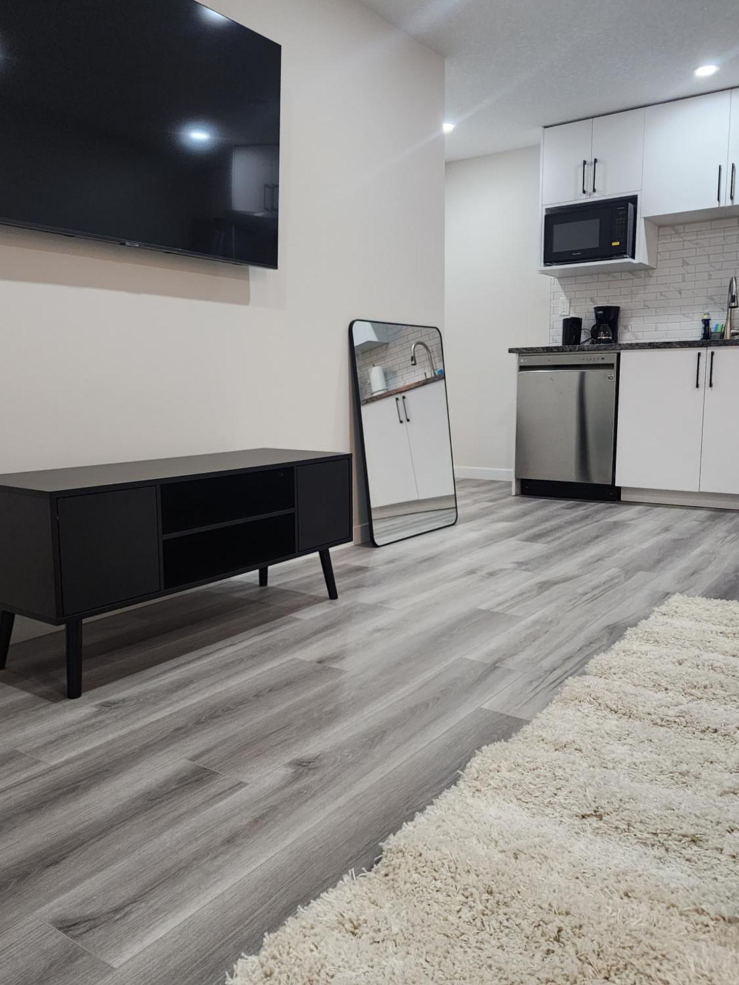 Apartamento Trendy 2-Bed Oasis Awaits! YYC Exterior foto